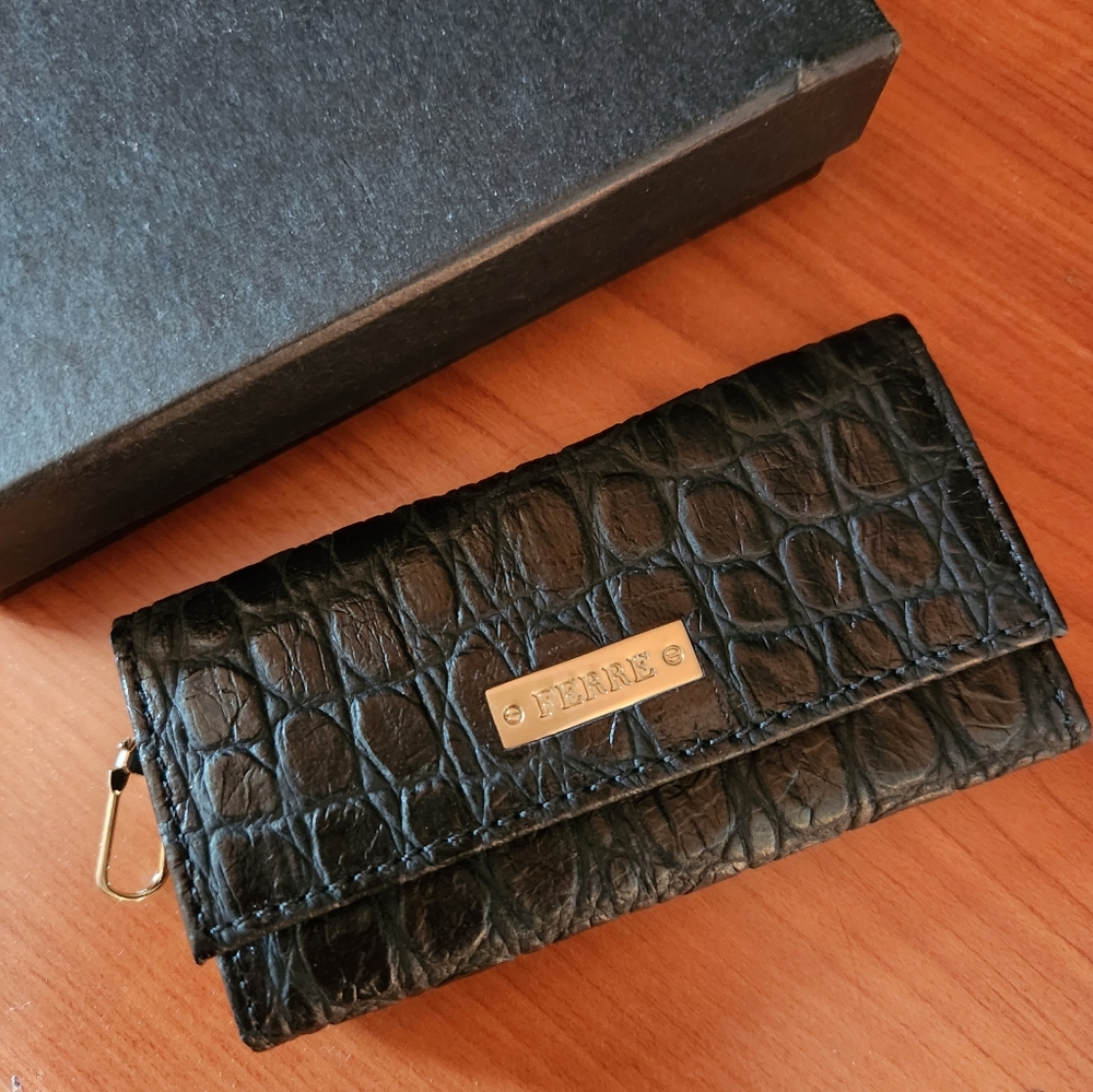 NIB GF Ferre leather key chain holder wallet